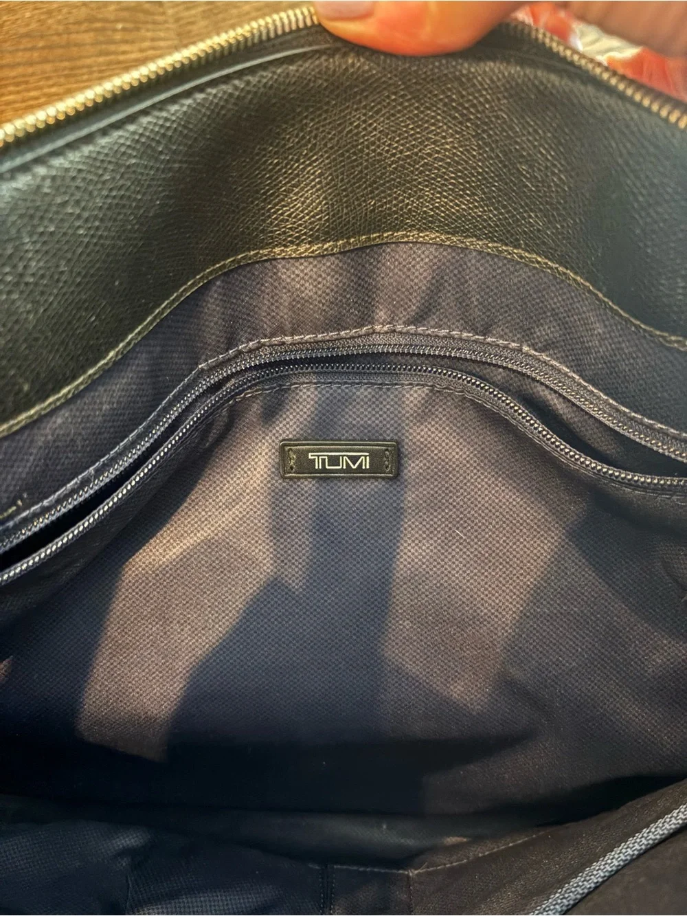 Tumi Black Leather Laptop tote bag/Briefcase with Adjustable Shoulder Strap